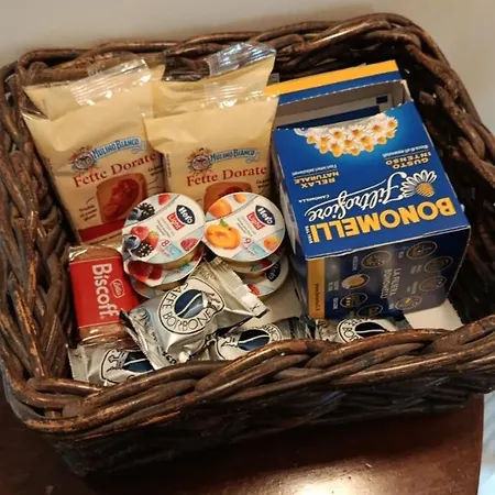 Signoria Elegant With View - Daily Refresh Available *