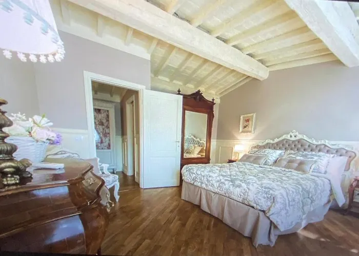 Signoria Elegant With View - Daily Refresh Available
