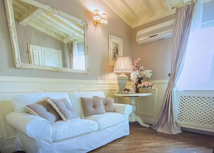 Signoria Elegant With View - Daily Refresh Available Florence