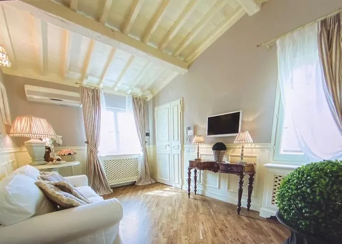 Apartment Signoria Elegant With View - Daily Refresh Available Florence
