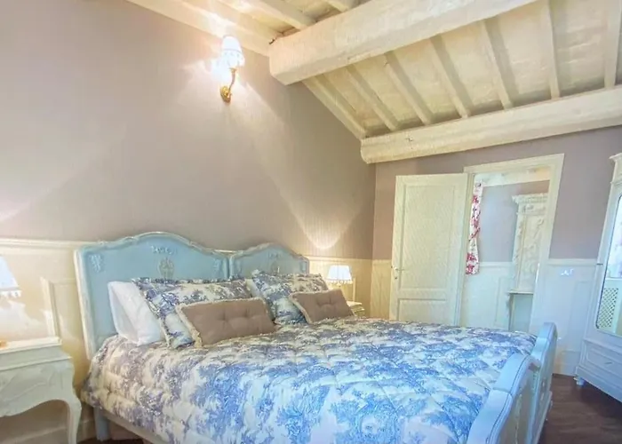Apartment Signoria Elegant With View - Daily Refresh Available *