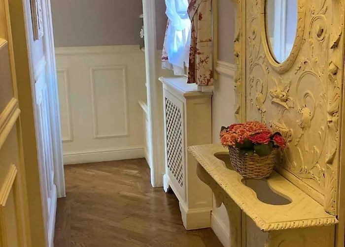 Apartment Signoria Elegant With View - Daily Refresh Available *