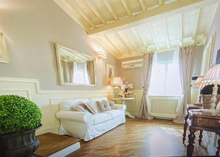 Signoria Elegant With View - Daily Refresh Available * Florence